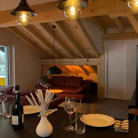 Apartment Alti Post Zentralgelegene, Stilvolle Dachwohnung Täsch